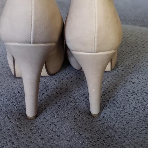 Just Fab Nude Pumps - Picture 5 of 5